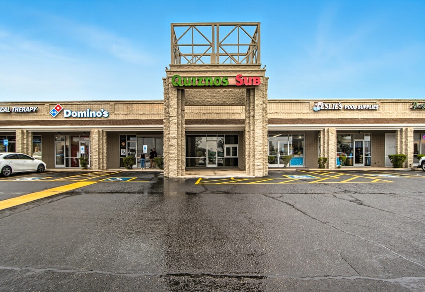 More Photos Of 21043 N Cave Creek Rd, Phoenix Storefront For Lease