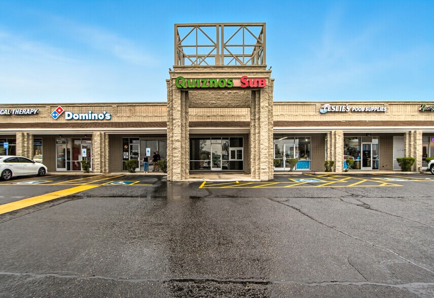 More Photos Of 21043 N Cave Creek Rd, Phoenix Storefront For Lease