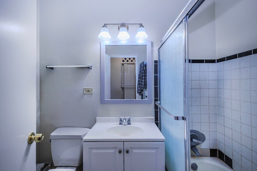 More Photos Of 106 N Bayshore Blvd, San Mateo Apartments For Sale