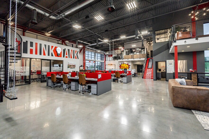 More Photos Of 205 SE 22nd St, Bentonville Office For Sale