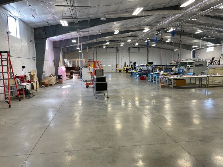 More Photos Of 180 Hollywood Dr, Butler Manufacturing For Lease