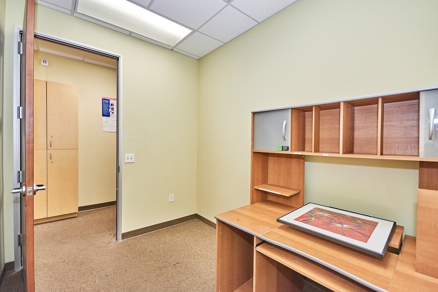 More Photos Of 18 Endeavor, Irvine Medical For Lease