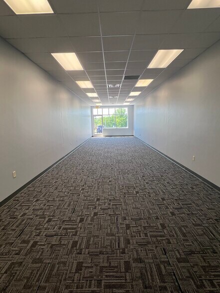 More Photos Of 1020 W Fulton St, Waupaca Freestanding For Lease