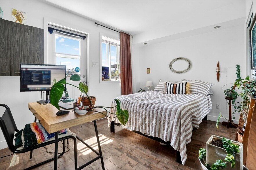 More Photos Of 2278-2296 Av Bourbonnière, Montréal Apartments For Sale