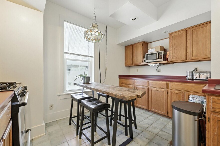 More Photos Of 9934-9936 Main St, Hebron Storefront Retail Residential For Sale