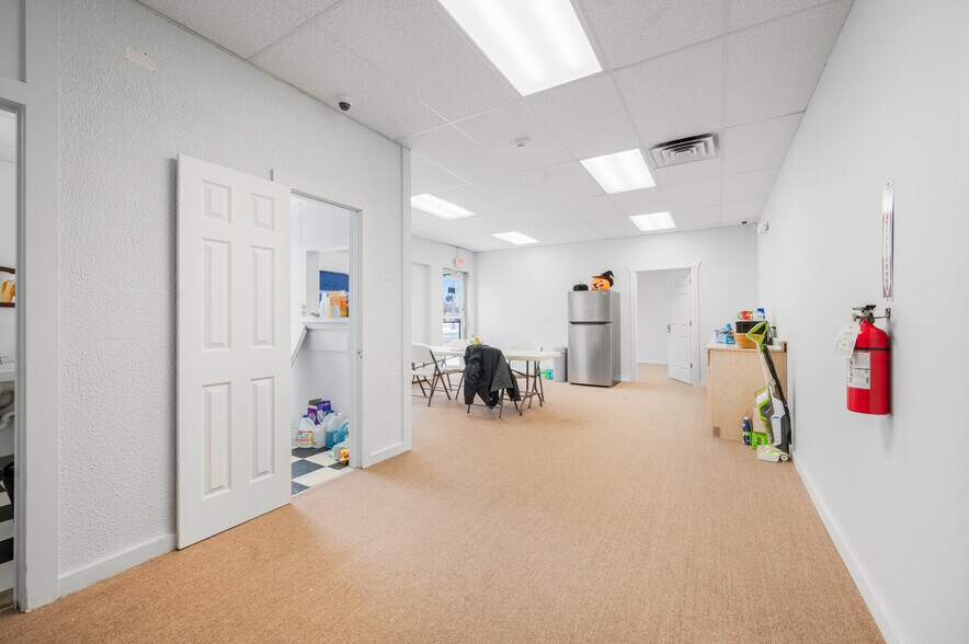More Photos Of 805 Maple St, Big Rapids Storefront Retail Office For Sale