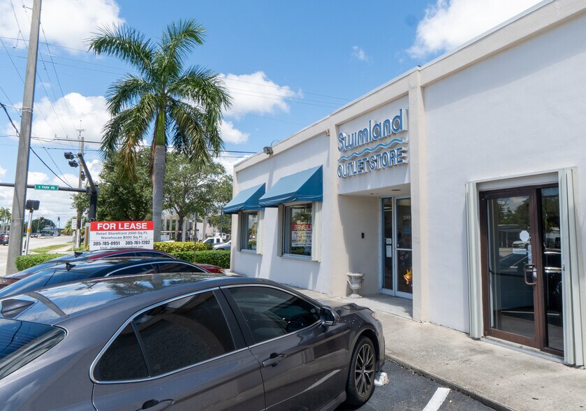 More Photos Of 3149 W Hallandale Beach Blvd, Hallandale Warehouse For Lease