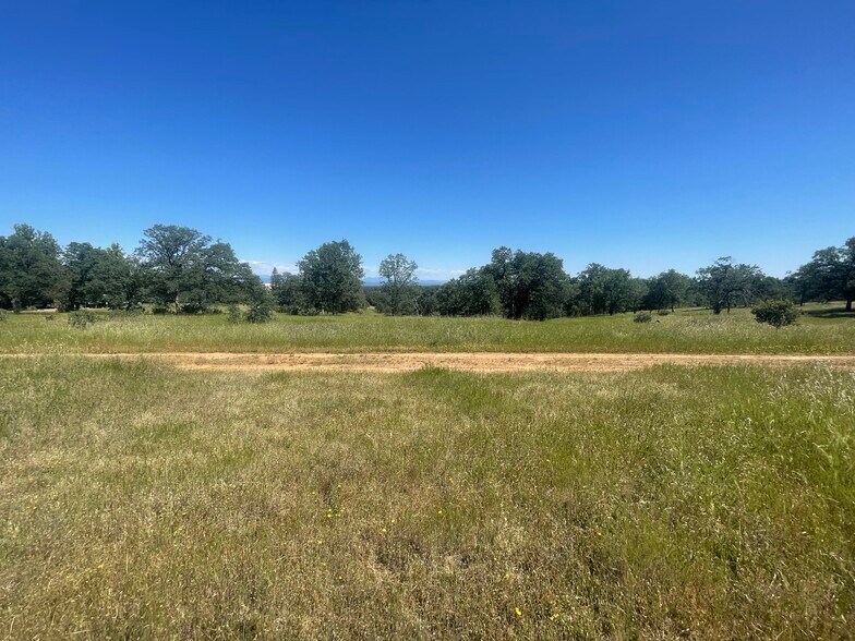 More Photos Of 2440 Airpark Dr, Redding Land For Sale