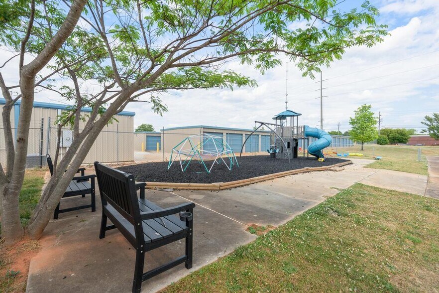 More Photos Of 171 Racetrack Rd, McDonough Daycare Center For Sale