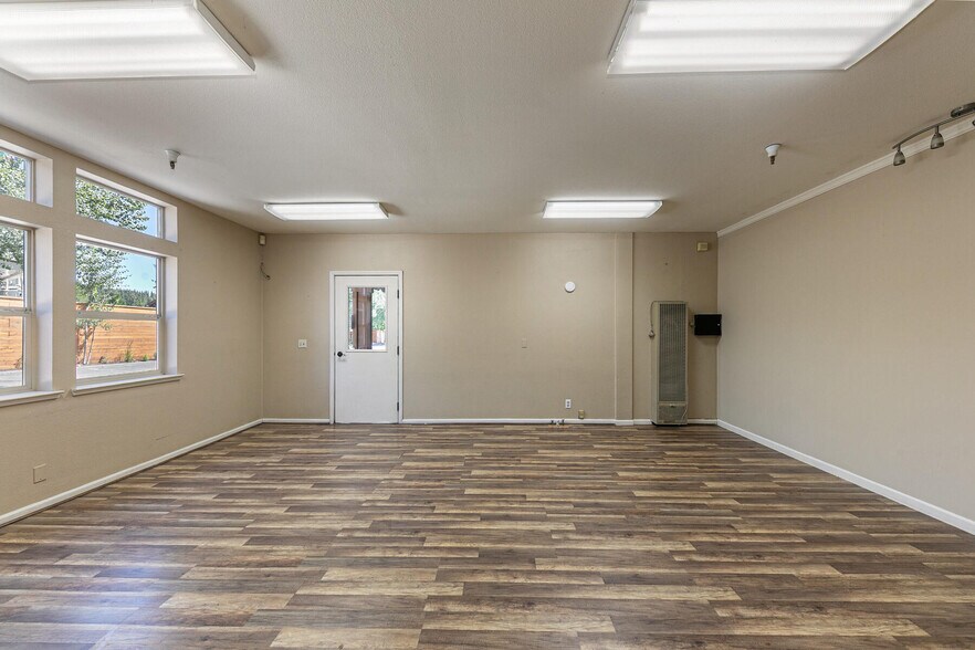 More Photos Of 12315 Deerfield Dr, Truckee Office Residential For Sale