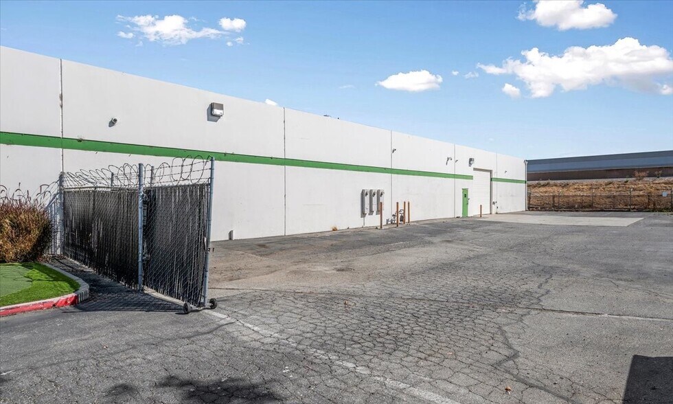 More Photos Of 1290 Reamwood Ave, Sunnyvale Research And Development For Lease