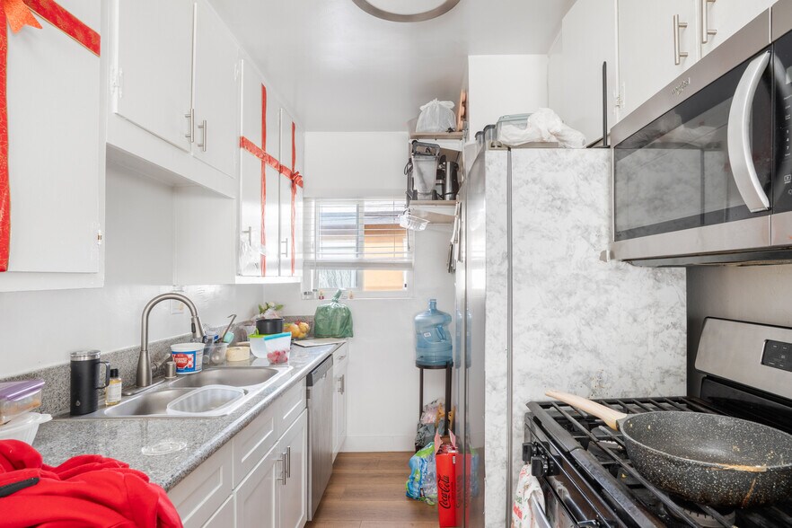 More Photos Of 6632 Darby Ave, Reseda Apartments For Sale