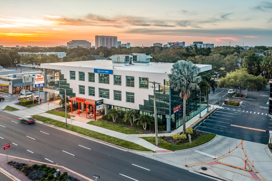More Photos Of 4427 W Kennedy Blvd, Tampa Office For Sale