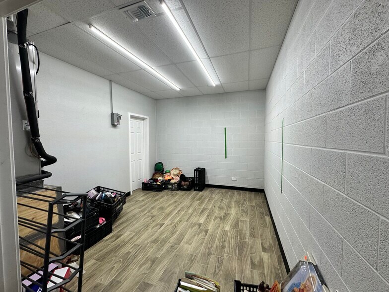 More Photos Of , San Antonio General Retail For Sale