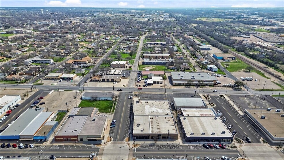 More Photos Of 420 E Ave C, Killeen General Retail For Sale