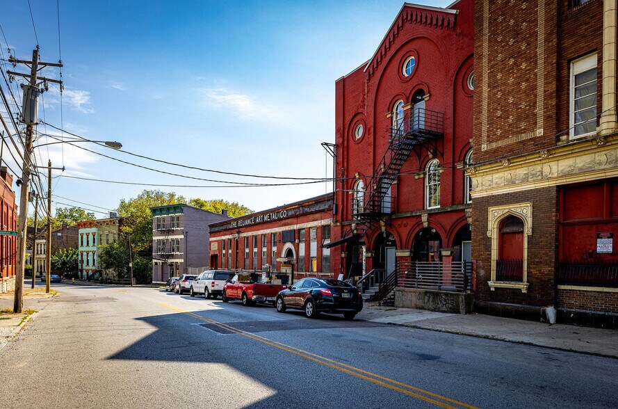 More Photos Of 603 W McMicken Ave, Cincinnati Light Manufacturing For Lease