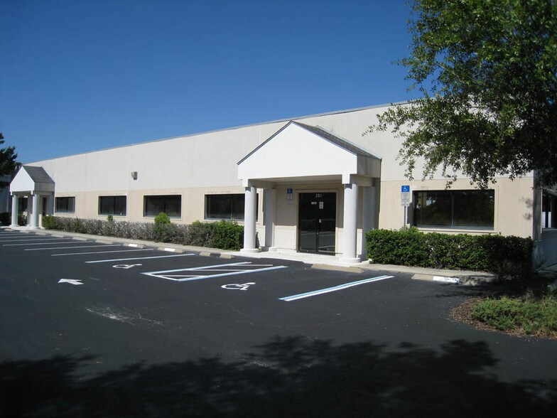 More Photos Of 280 Hunt Park Cv, Longwood Light Distribution For Lease