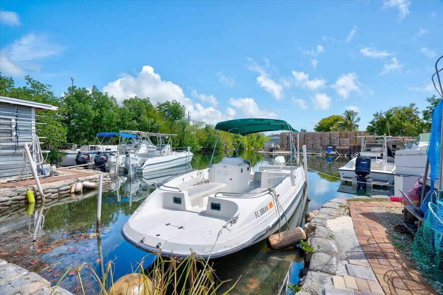 More Photos Of 24931 Overseas Hwy, Summerland Key Restaurant For Lease
