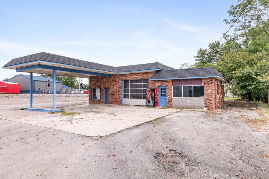 More Photos Of 331 Main St, Lebanon Junction Specialty For Sale