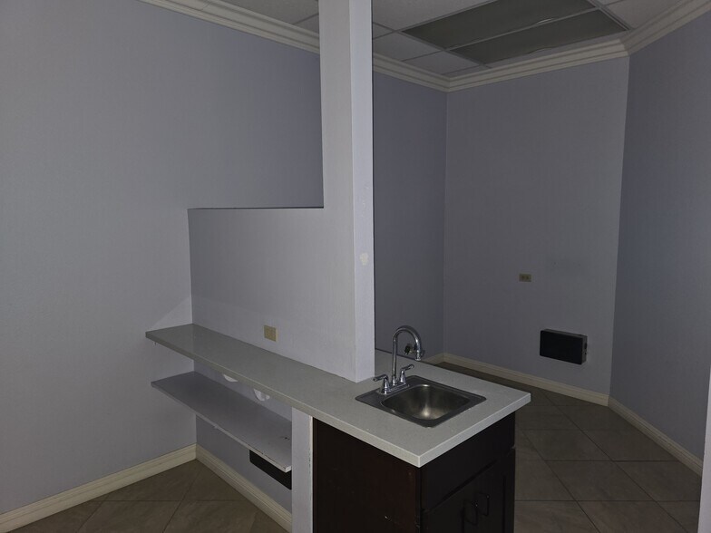 More Photos Of 14282 Brookhurst St, Garden Grove Unknown For Lease