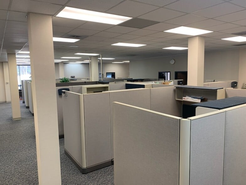 More Photos Of 1330 N Park St, Carrollton Medical For Sale