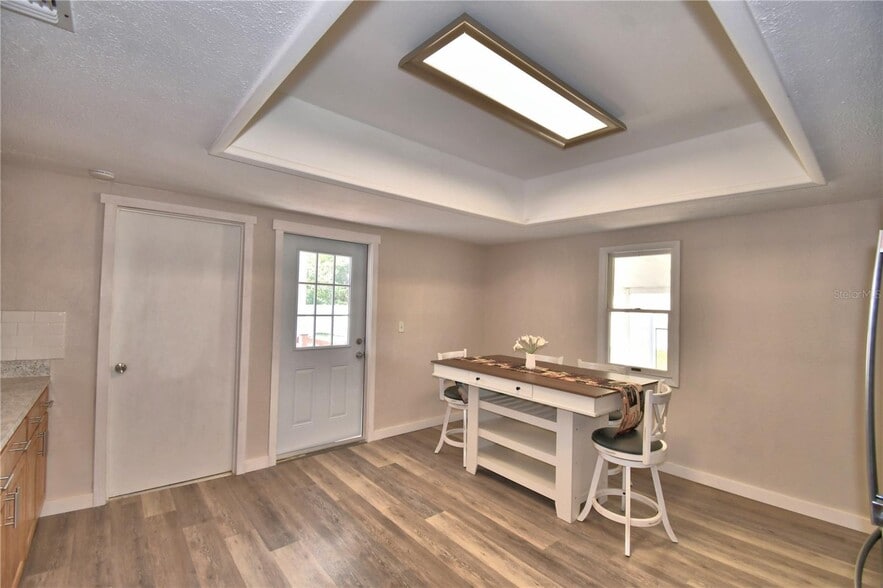 More Photos Of 208 Center St, Auburndale Office For Sale