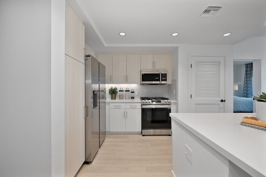 More Photos Of 5570 Rosemead Blvd, Temple City Apartments For Lease