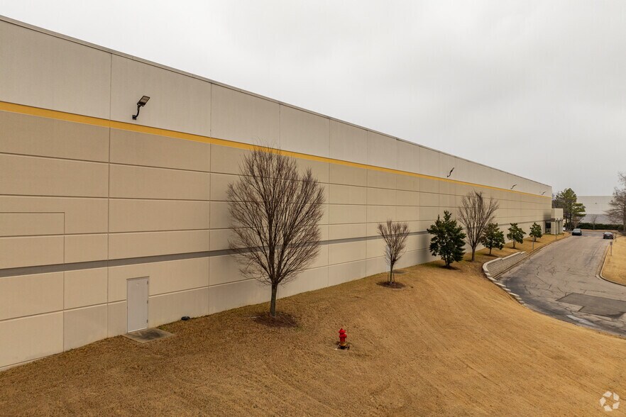 More Photos Of 5750 Challenge Dr, Memphis Warehouse For Lease