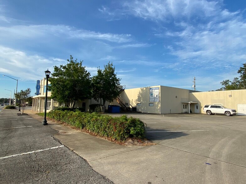 More Photos Of 316 S McKenzie St, Foley Office For Lease
