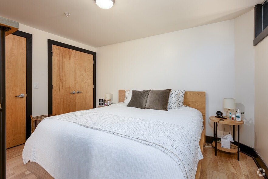 More Photos Of 50 W 4th St, Winston-Salem Apartments For Lease