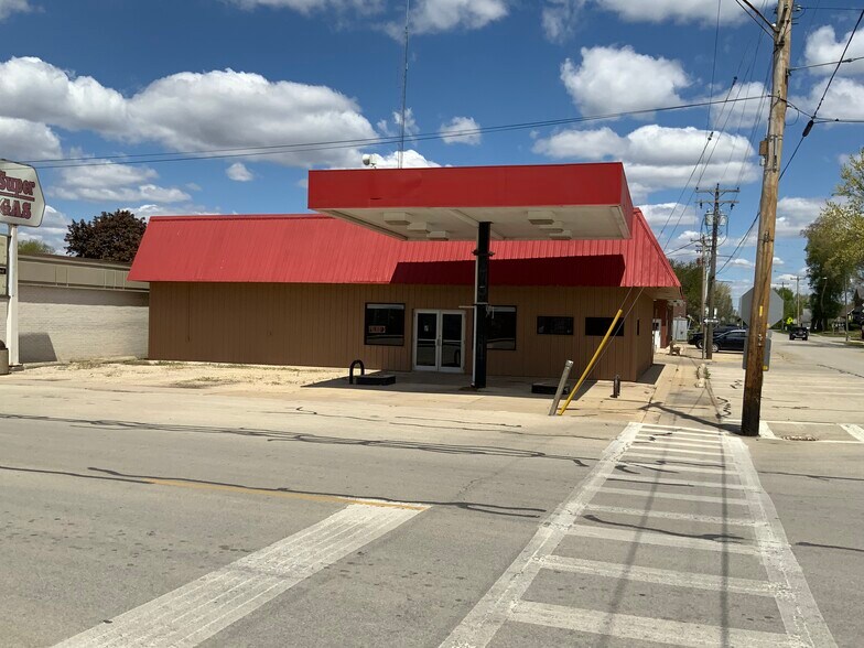 More Photos Of 105 W Si Johnson Ave, Sheridan Service Station For Sale