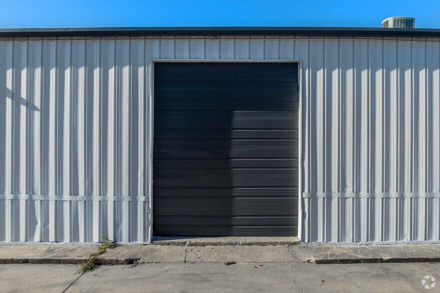 More Photos Of 2331 Wirtcrest Ln, Houston Unknown For Lease