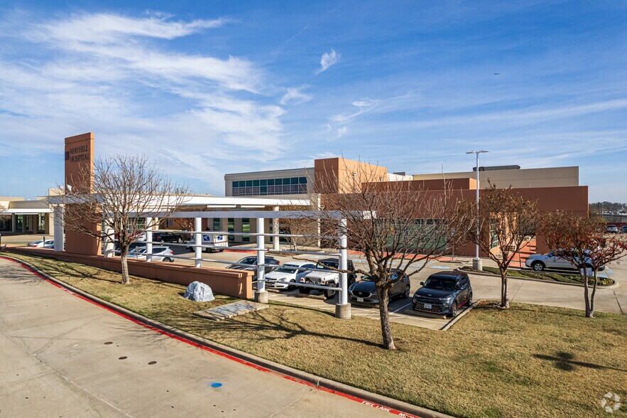 More Photos Of 2809 Mayhill Rd, Denton Hospital For Lease