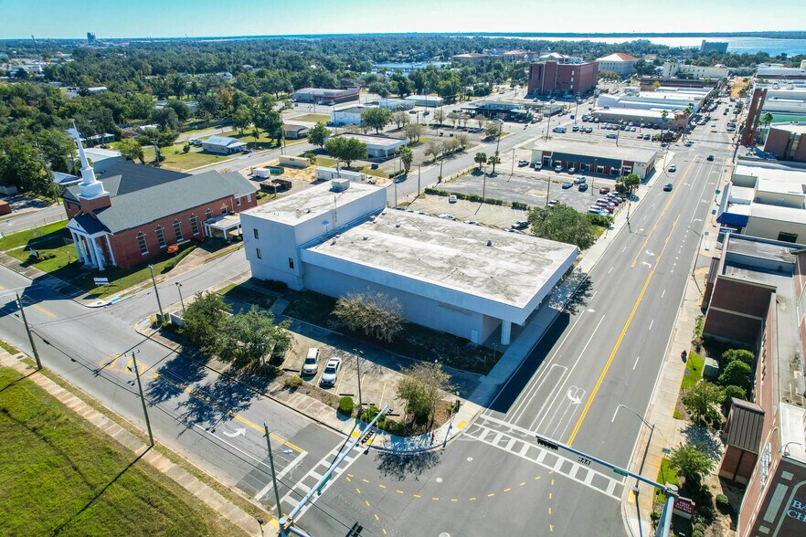 More Photos Of 638 Harrison Ave, Panama City Bank For Lease