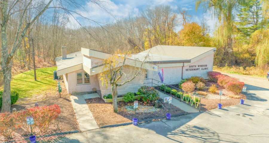 More Photos Of 69 Oakland Rd, South Windsor Veterinarian Kennel For Sale