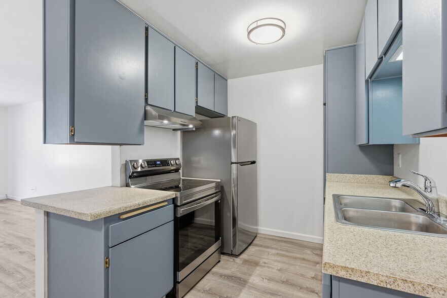 More Photos Of 5005 Diane Ave, San Diego Apartments For Sale