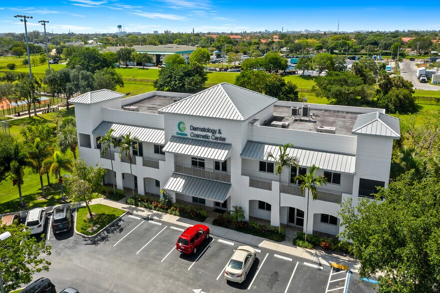 Primary Photo Of 260 SW Natura Ave, Deerfield Beach Medical For Lease