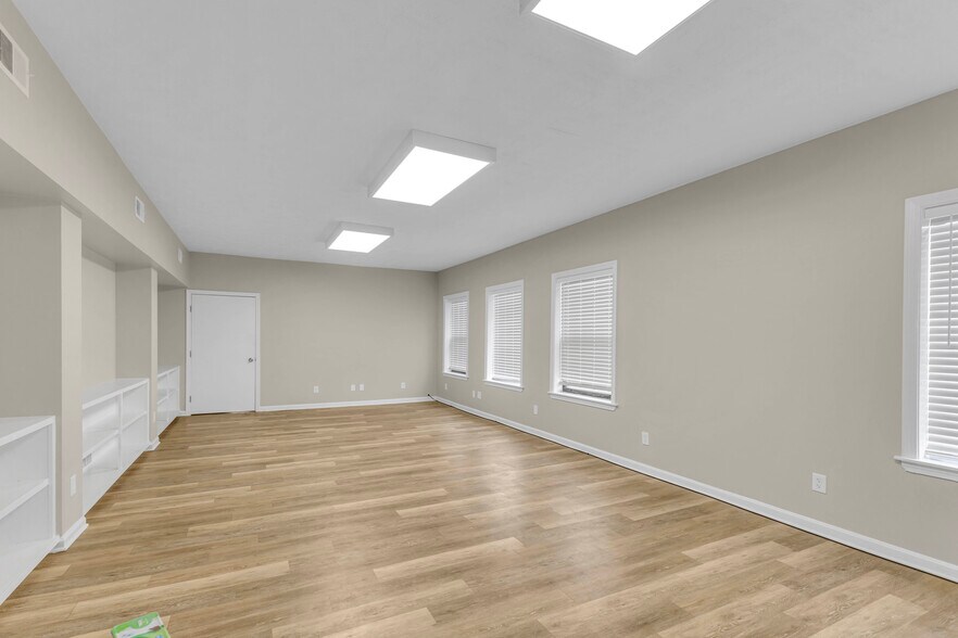 More Photos Of 7500 Bessemer Ave, Cleveland Manufacturing For Lease