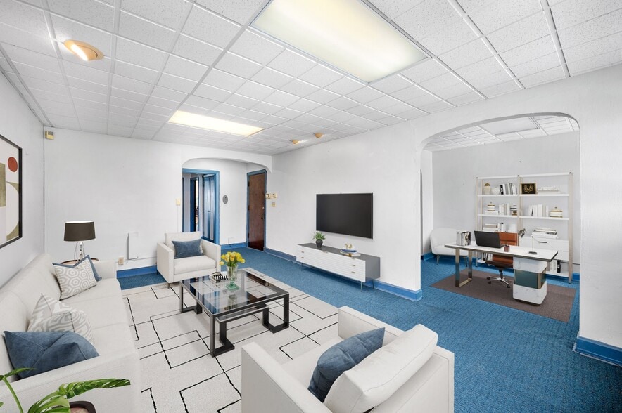 More Photos Of 16903 Fischer Rd, Cleveland Office For Sale