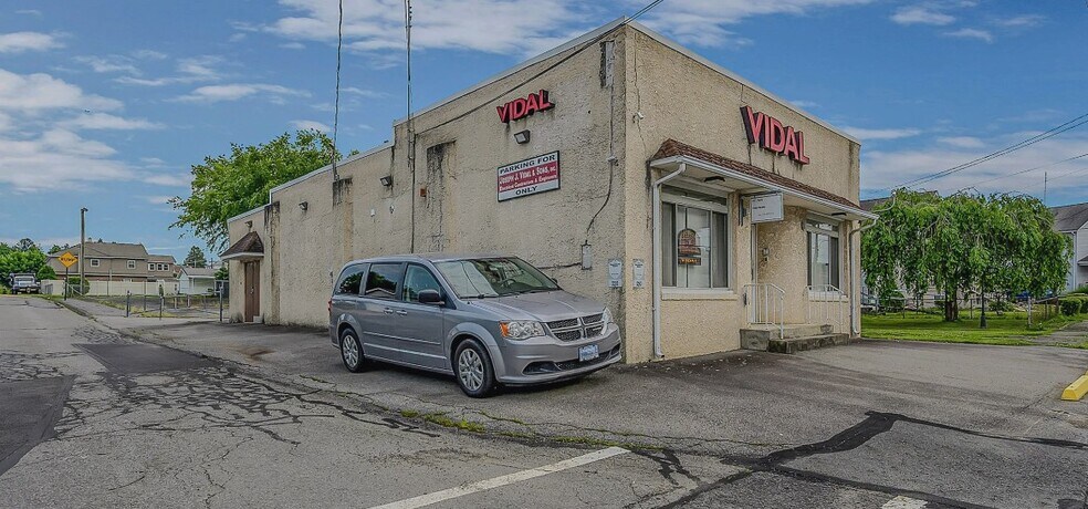 Primary Photo Of 214 George St, Scranton Storefront Retail Office For Sale