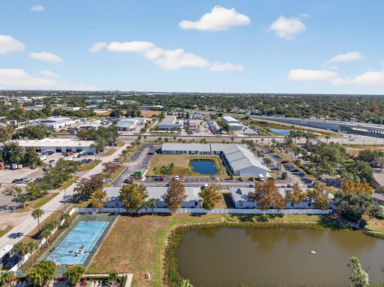 More Photos Of 11350 66th St N, Largo Office Residential For Lease