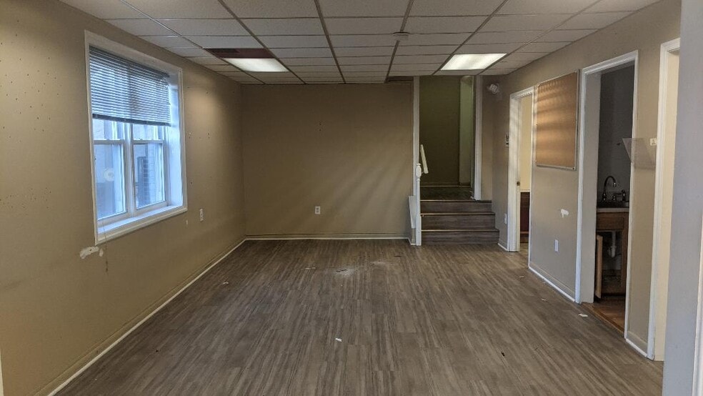 More Photos Of 1494 N Charlotte St, Pottstown General Retail For Lease