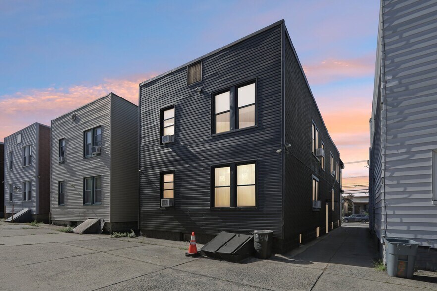 More Photos Of 344 Danforth Ave, Jersey City Multifamily For Sale
