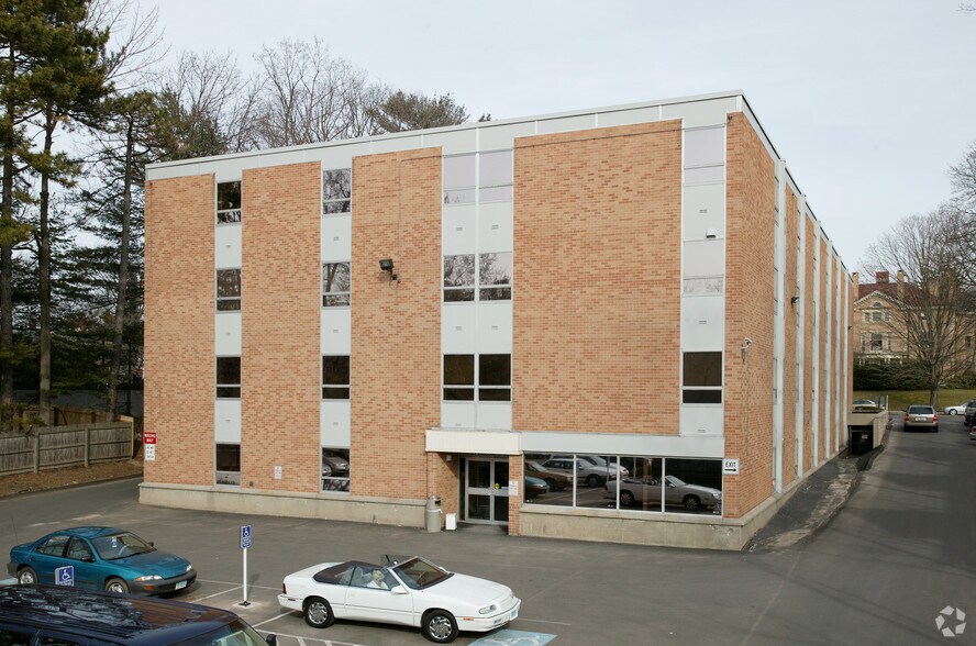 More Photos Of 21 Woodland St, Hartford Office For Sale
