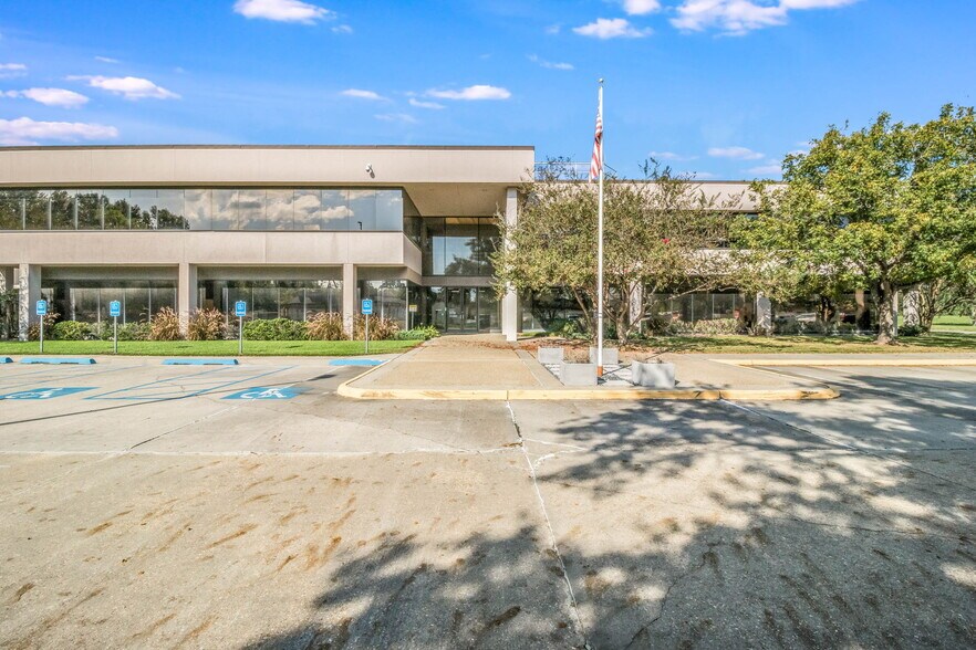 More Photos Of 200 Galbert Rd, Lafayette Office For Lease