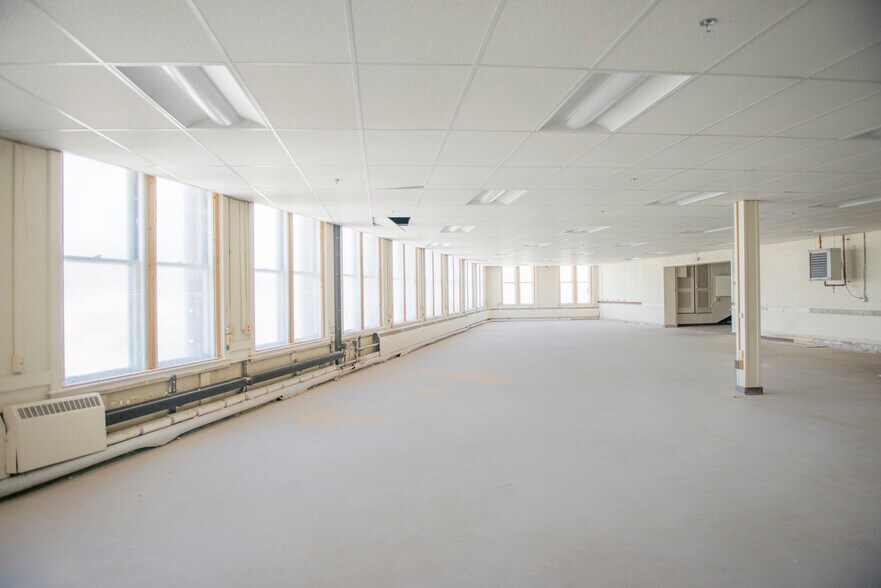 More Photos Of 100 Mechanic St, Pawcatuck Manufacturing For Lease