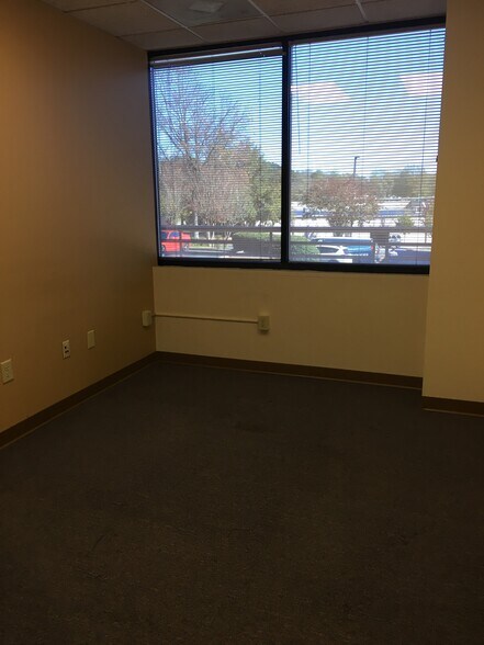 More Photos Of 5161 Brook Hollow Pky, Norcross Unknown For Lease