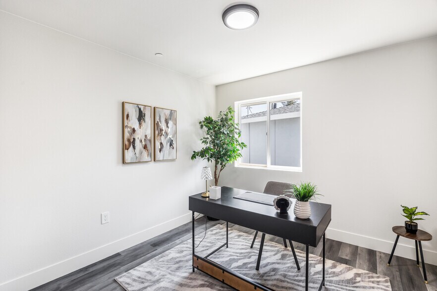 More Photos Of 2409 Cava Ct, Sacramento Apartments For Sale