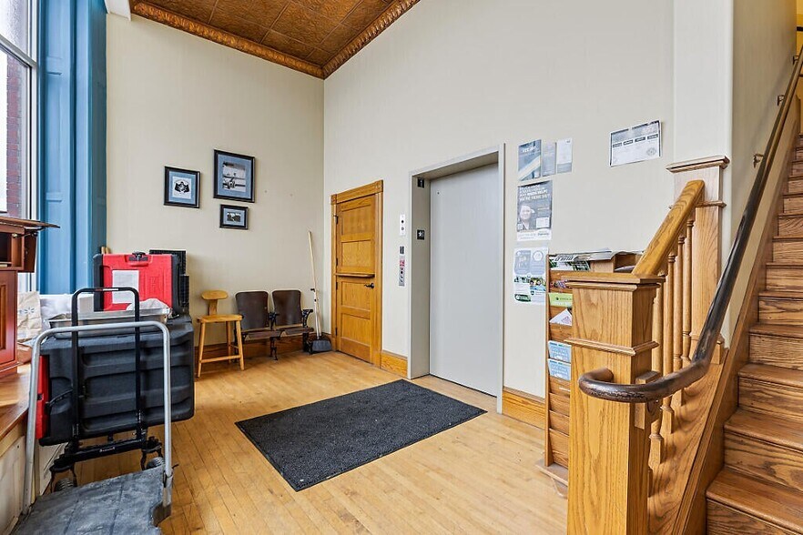 More Photos Of 78 Water St, Skowhegan Storefront Retail Office For Sale