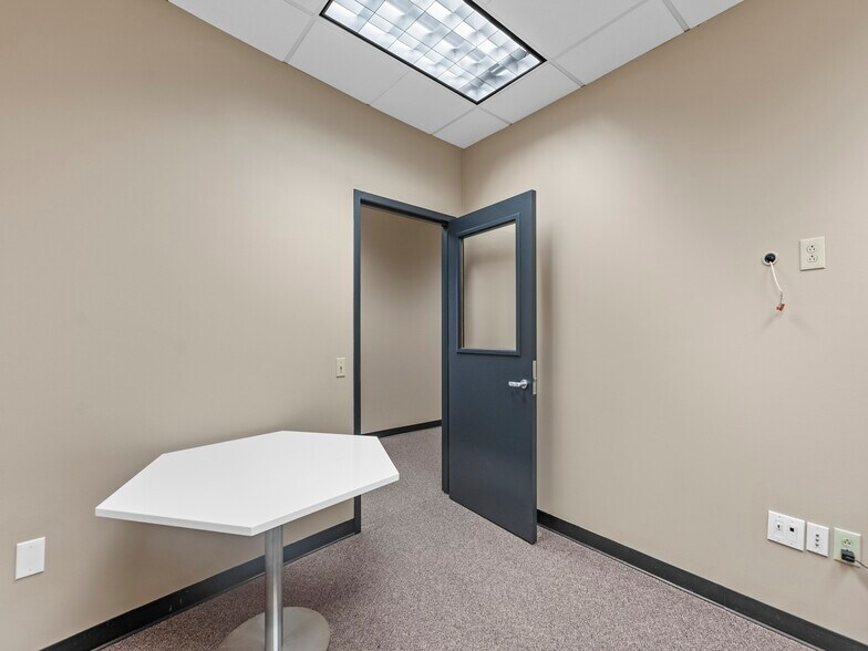 More Photos Of 174 Clarkson Rd, Ballwin Office For Sale